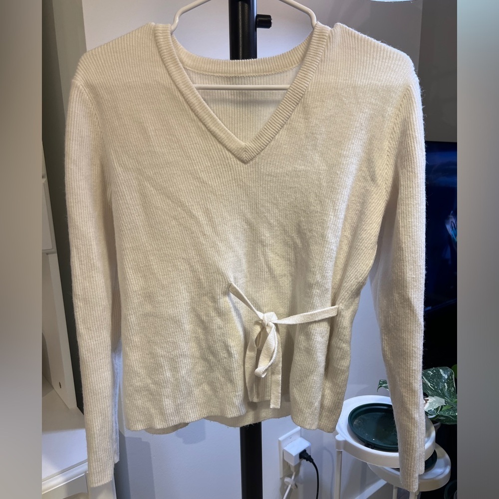 Chic White Ribbed Knit Sweater with Waist Tie, Size S